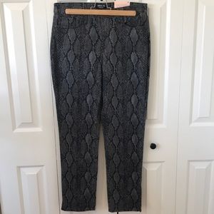 NWT NYDJ Slim Straight black snake print size 10